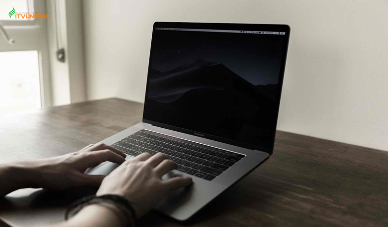 Kiểm tra màn hình khi màn hình của laptop không hoạt động