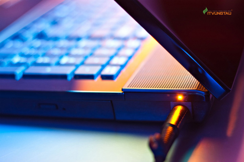 Kiểm tra nguồn điện khi máy tính không khởi động được hoặc không sạc được pin