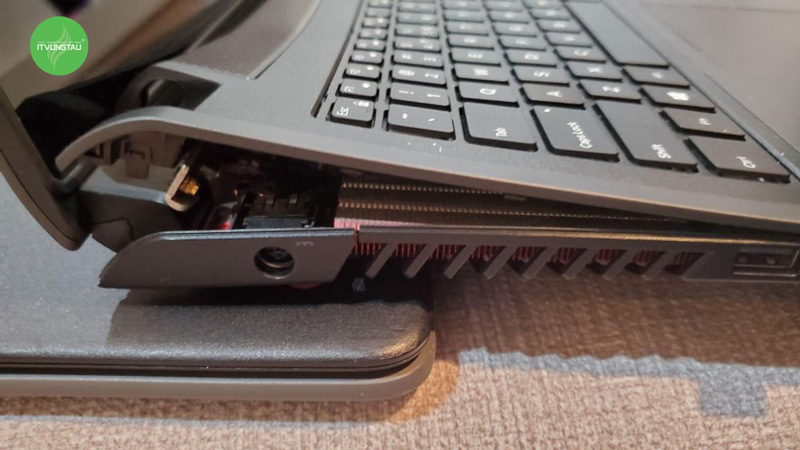 Thay Bản Lề Laptop Tại Vũng Tàu_1